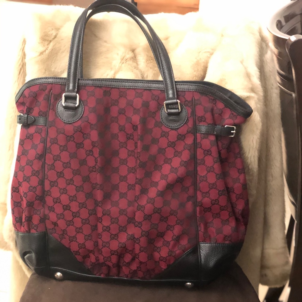 Authentic GUCCI Red GG canvas Full Moon Purse Tote